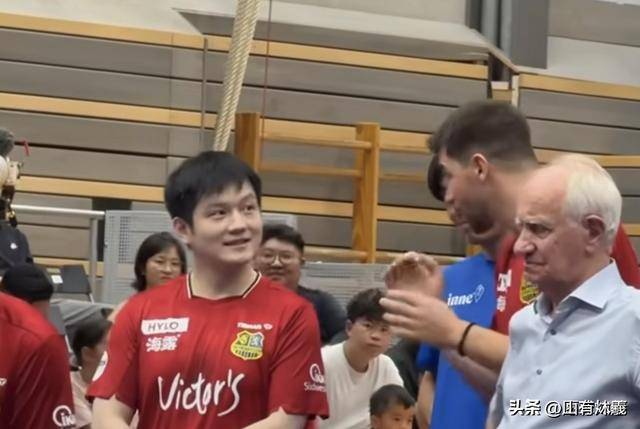 摩纳哥训练开放日，今晨队长鼓劲引欢呼，德国杯在即，赛程密集仍需轮换的简单介绍